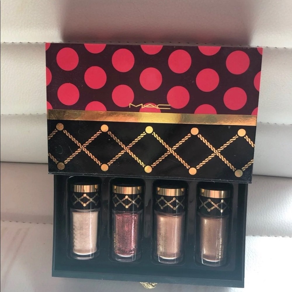 MAC Glitter Eyeshadow Set